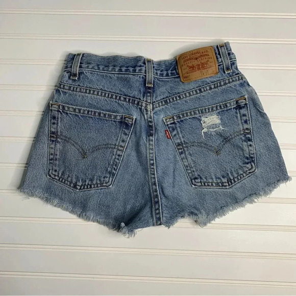 Vintage Levis 569 Denim Shorts - Picture 3 of 7